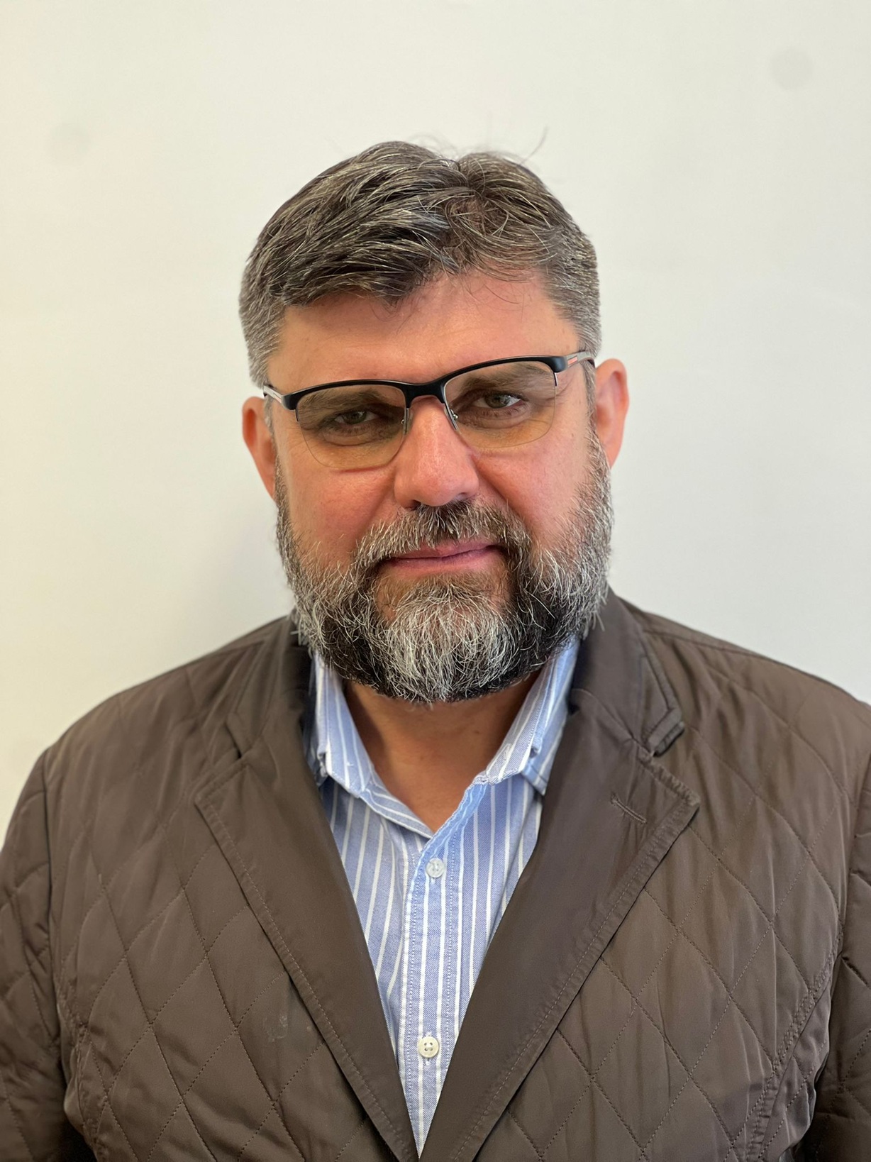 Prof. Rareş Ştiufiuc